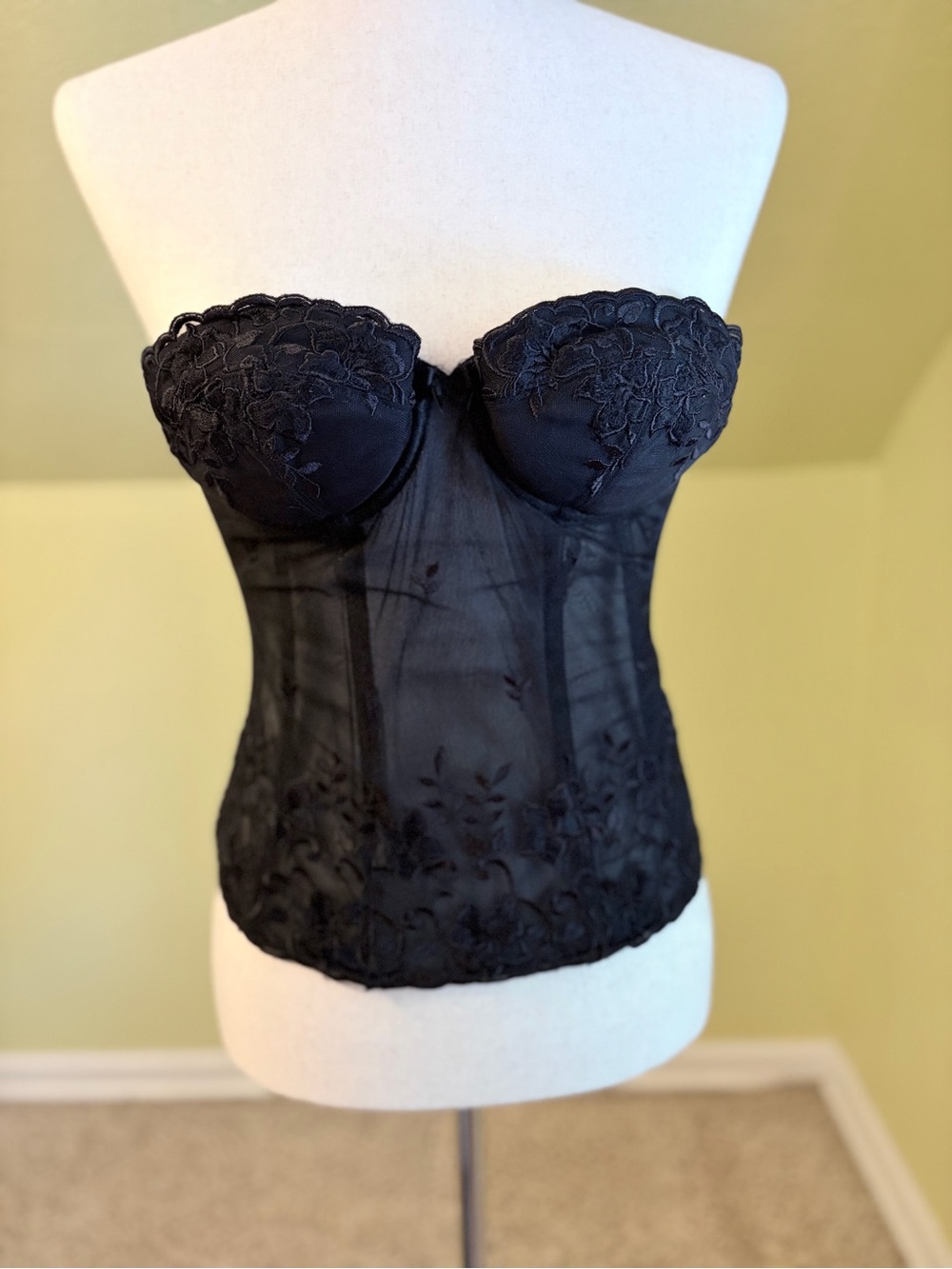 Vintage 1998 Victoria’s Secret Whimsygoth Mesh Lace Bustier 34B Black